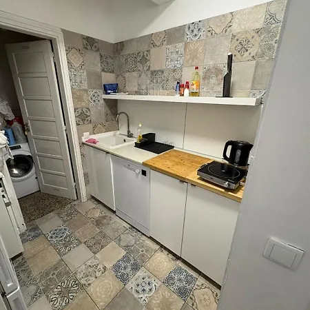 Rozna Dolina Отель Любляна